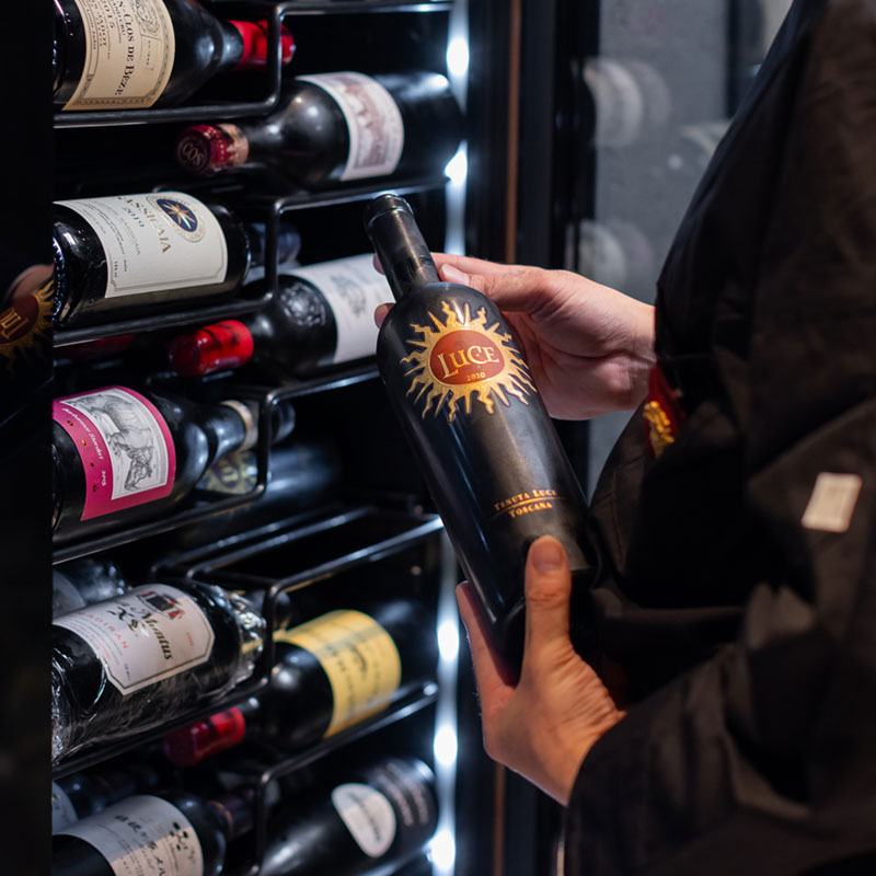 ワイン選びはお任せください